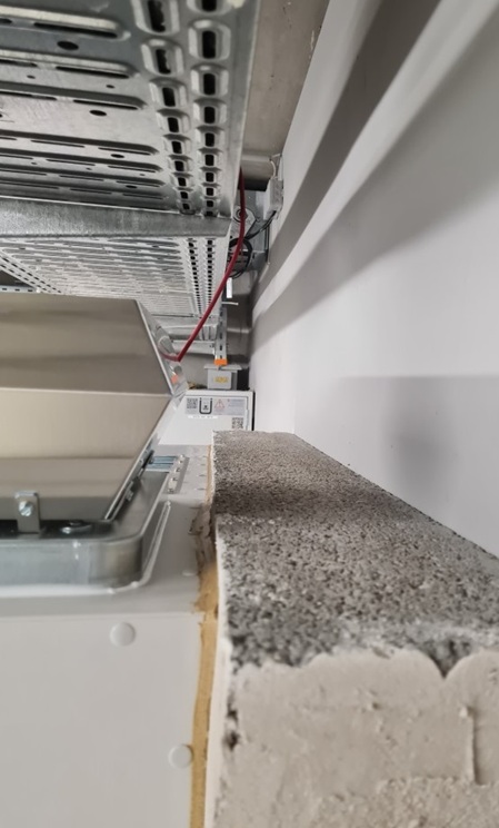 Celsion Brandschutzschrank an F90 Wand