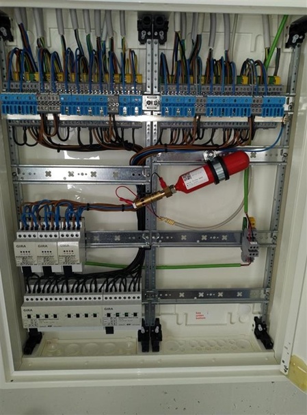 AMFE in Sicherungskasten montiert